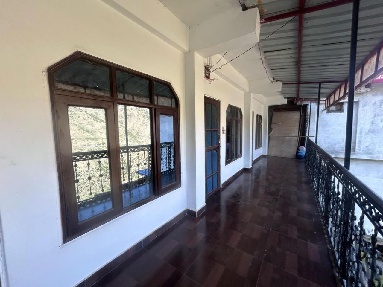 Saloni Luxury & 4* Nainital